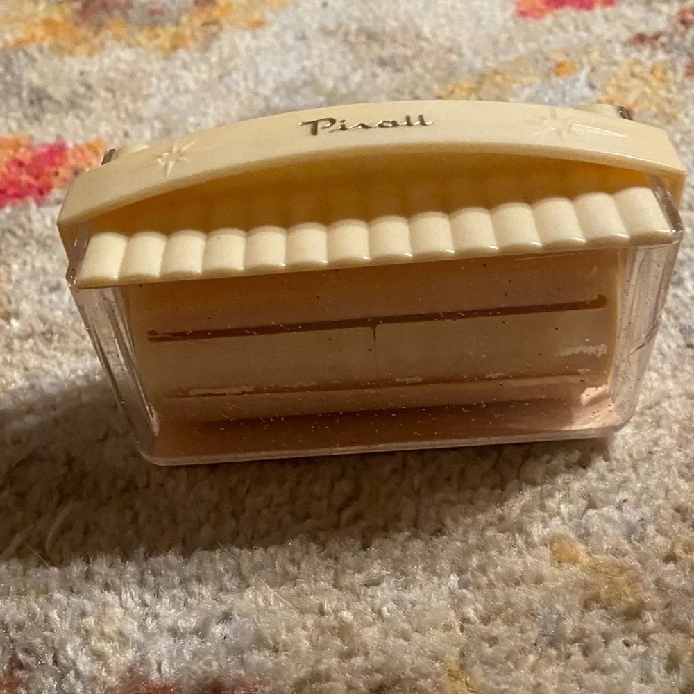 Vintage compact lint